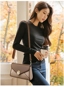 Sacs à bandoulière de luxe en cuir PU grande capacité de haute qualité pour femmes, sacs à main et pochettes tendance pour dames - Product Image 4