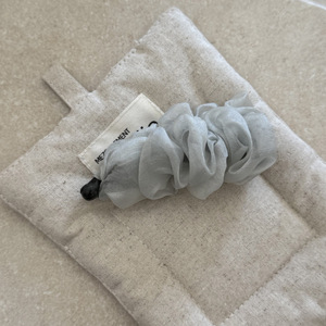 Pince à cheveux élégante en mousseline de soie plissée antidérapante pour queue de cheval pour femme - Product Image 3