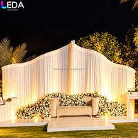 Décor de mariage en plein air LEDA, support de toile de fond en métal ondulé personnalisé, toile de fond en tissu beige pour la décoration de scène
