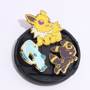 Set de Broches de Esmalte Duro de Eeveelution, Pokémon Jolteon Umbreon Glaceon, Broche Metálico Chapado en Oro, Regalo Coleccionable para Fans - Product Image 3