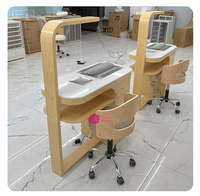 Table de manucure commerciale Yicheng Beauty, style moderne et luxueux, en MDF, pour salon de beauté, salon ou poste de travail pour ongles