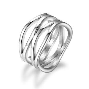 Anello geometrico in acciaio inossidabile Q718, gioiello moderno unisex, regalo di moda dal design semplice per uomo e donna - Product Image 1