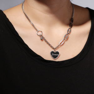 Collar con Colgante de Moneda de Acero Inoxidable Chapado en Oro de 18K con Brújula de la Suerte, Estilo Hip Hop, Impermeable, para Hombre y Mujer, Regalo de Moda - Product Image 1