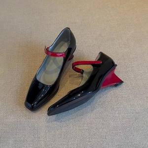 Zapatos de Tacón para Mujer, Novedad 2026, Elegantes, de Charol, Estilo Británico, con Velcro, Punta Cuadrada y Boca Poco Profunda - Product Image 4