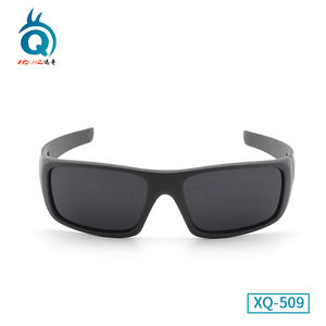 Itália Designer Polarized Sports <span class=keywords><strong>Sunglasses</strong></span> UV400 CE para Ciclismo Pesca Surf Square Frame Water Sport Floating Strap - Product Image 4