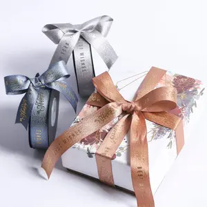 Luxuriöses individuelles Logo bedruckte Valentinsgeschenk-Rolle mit drahtrandverpackung Weihnachts-Goltheke-Schleife für Kuchendekoration