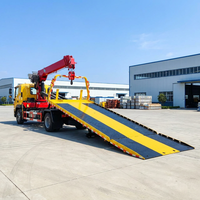 Camion-grue auxiliaire pour marchandises dangereuses, pour le levage sécurisé de matériaux spéciaux et la manutention de matières dangereuses en milieu industriel