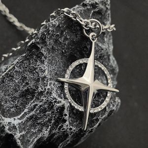 Collana Unisex in Acciaio Inossidabile con Ciondolo a Stella o Croce con Diamanti, Stile Sportivo, Catena a Serpente - Product Image 5