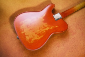 <span class=keywords><strong>Guitarra</strong></span> Eléctrica Yunzhi Archtop, Hecha a Mano, Tapa de Abeto Macizo Tallada, Diapasón de Ébano, Fondo/Lados de Arce Flameado, Cuerpo Hueco, S/H - Product Image 3
