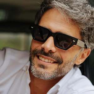 Gafas de Sol Cuadradas Retro 2025 con Logotipo Personalizado, Gafas de Sol Rectangulares con Marco Pequeño y Protección UV400 para Hombre y Mujer - Product Image 1