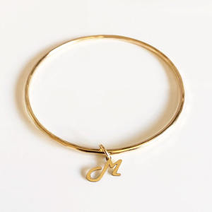 Bracciale gioiello personalizzato fatto a <span class=keywords><strong>mano</strong></span> con iniziali bracciale perla d'oro braccialetto conchiglia con fiore d'oro - Product Image 2