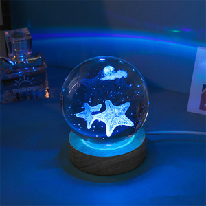 Mini lámpara <span class=keywords><strong>de</strong></span> bola <span class=keywords><strong>de</strong></span> cristal 3D con grabado láser para Navidad, luz <span class=keywords><strong>de</strong></span> noche <span class=keywords><strong>de</strong></span> Medusa, Delfín, estrella <span class=keywords><strong>de</strong></span> mar, ballena, bola <span class=keywords><strong>de</strong></span> cristal brillante - Product Image 1