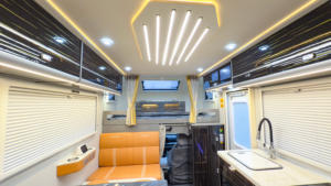 Autocaravana Changan Fengjing Journey con Diseño de 4 Asientos y Tanque de Agua Dulce de 150L, <span class=keywords><strong>Camper</strong></span> Todoterreno Clase C con Control por Voz Inteligente - Product Image 2