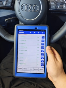 <span class=keywords><strong>Audi</strong></span> <span class=keywords><strong>Q2</strong></span> 2022 Automático Turbo, Asientos de Cuero Oscuro, Techo Solar, Exterior Elegante, Control de Crucero, Apto para Familias, Compatible con CarPlay, 29596 Km - Product Image 6