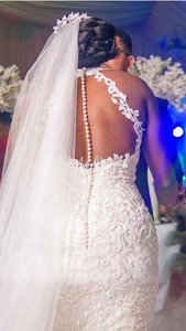 Vestidos de Novia de Talla Grande con Cuello Halter y Apliques de Encaje, Estilo Sirena, para Novias de Raza Negra, Estilo Árabe, con Cola de Capilla, de Satén - Product Image 3