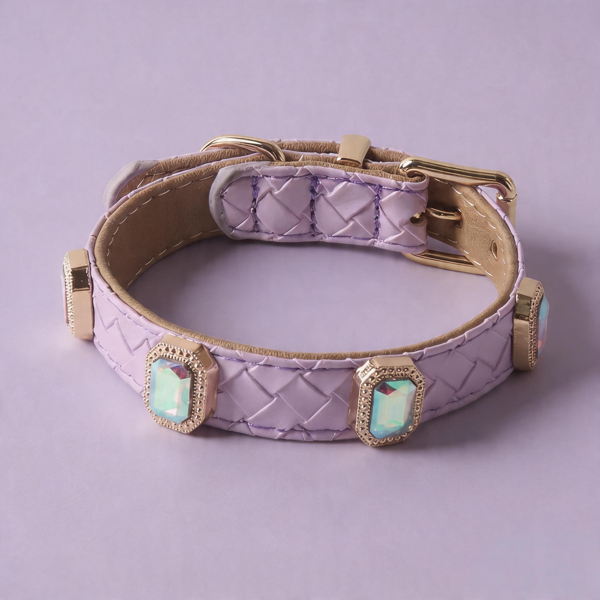 Collier violet