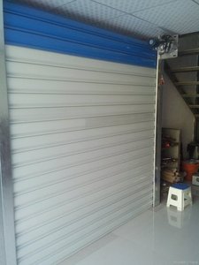 Chất lượng cao tùy chỉnh điện nhựa gấp Cửa Nhôm Hợp kim thép không gỉ cổng hiện đại cho bên ngoài 5 năm bảo hành - Product Image 3