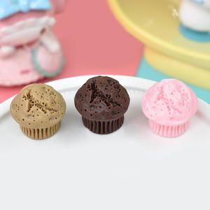 Abalorios de resina 3D con forma de cupcake, cabujones de resina Kawaii para simulación de comida en miniatura para casas de muñecas, para la fabricación de joyas DIY y pulseras - Product Image 2