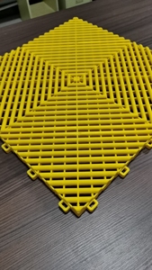 Dalles de sol de garage en HDPE haute densité, emboîtables, robustes, antidérapantes, grilles de drainage pour lavage de voiture, installation facile en DIY - Product Image 4