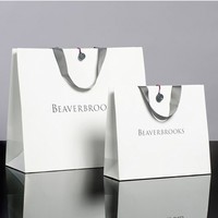 Sacs en papier personnalisés avec logo imprimé, sacs de shopping de luxe pour vêtements, sacs cadeaux recyclables pour boutique avec ruban et corde