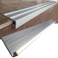 Lampe d'escalier à LED Taille personnalisée Profilé en aluminium Éclairage d'escalier intérieur Bande d'angle Applique murale