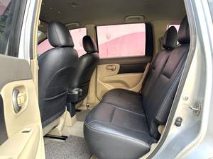 Partenaire des services publics de la ville : Nissan Livina automatique 2010, conduite sans effort, grand espace de chargement, le choix intelligent pour les courses et les trajets quotidiens - Product Image 4