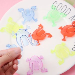 Mini rana saltarina de plástico, juguete saltarín para niños de 2 a 4 años, color transparente unisex - Product Image 3