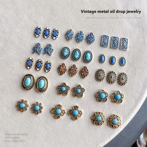 Accesorios de Uñas 3D de Metal con Diseño de Gota de Aceite, Estilo Chino Antiguo, Exquisitos y Fáciles de Combinar, en Dorado y Plateado con Pedrería, Venta al Por Mayor - Product Image 4