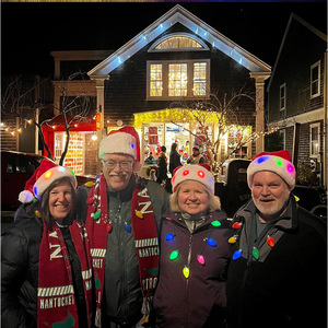 Chapeau de Père Noël en peluche lumineux avec lumières clignotantes pour décorations de Noël - Product Image 4