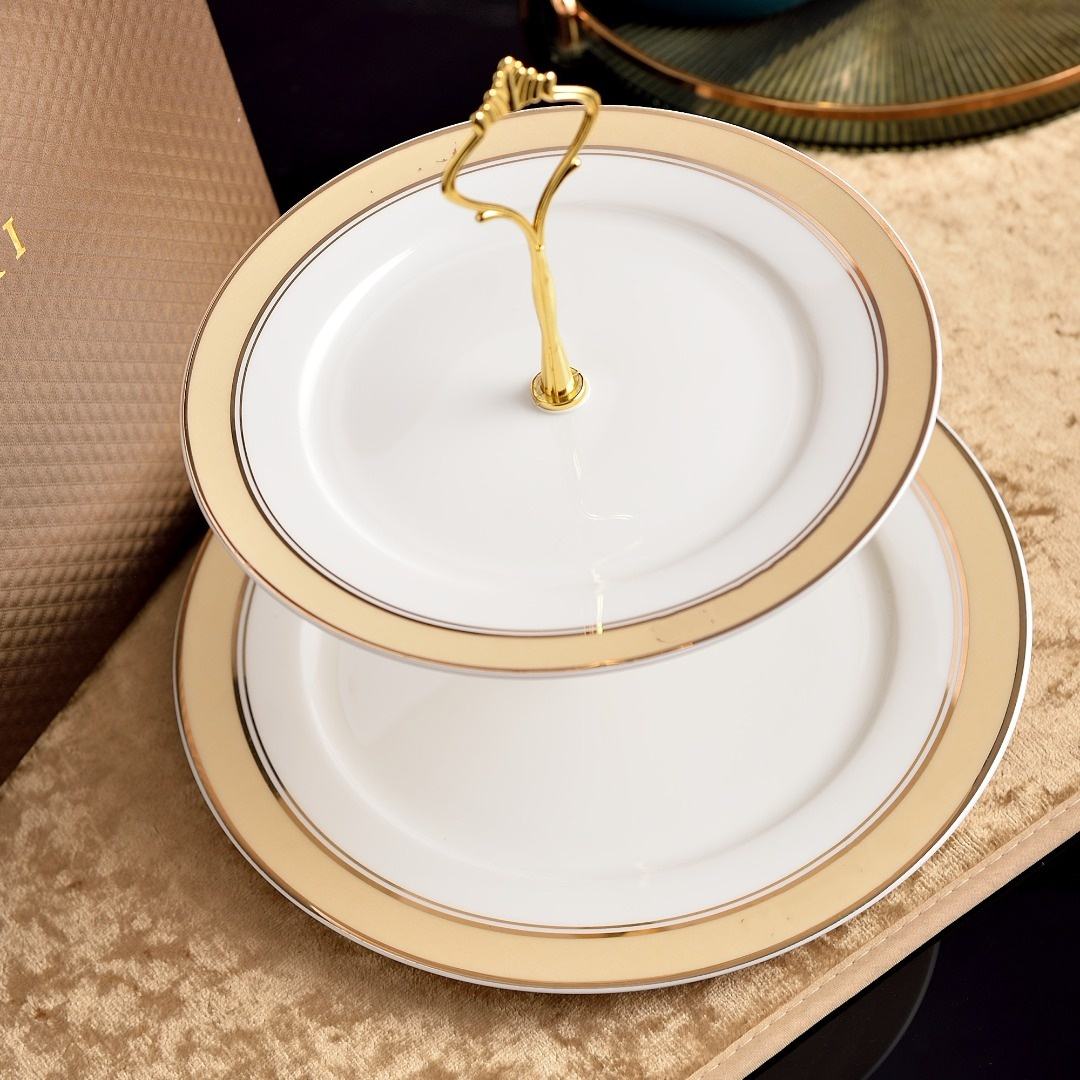 white 6+8 inch cake Plates