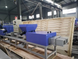 Machine de pressage à chaud de blocs de sciure de bois haute pression / Machines à fabriquer des blocs de palettes en copeaux de bois - Product Image 3