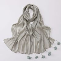 Nouveaux hijabs tendance 2026, hijab en satin vert sauge scintillant, hijab de luxe, couvre-chef avec perles et glands
