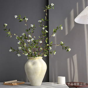 Bouquet d'hortensias artificiels Yihua Floral Art, fleurs en soie blanches et roses, décoration moderne et simple pour la maison, vase de table - Product Image 3