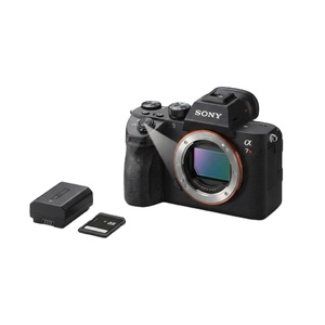 Appareil photo plein format Sony Alpha <span class=keywords><strong>7R</strong></span> <span class=keywords><strong>III</strong></span> A7R3 en gros avec kit objectif 28-70mm OSS, 42,4MP, 4K, double carte SD, batterie Z, pack professionnel - Product Image 1