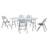 Table pliante en plastique HDPE Offre Spéciale 6FT légère et durable pour les événements en plein air pour les hôtels, les hôpitaux et les villas Conception d'entrée moderne