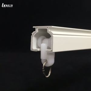 Rail de <span class=keywords><strong>rideau</strong></span> monté par plafond durable résistant en métal d'alliage d'aluminium de glissière facilement avec le <span class=keywords><strong>PVC</strong></span> silencieux - Product Image 4