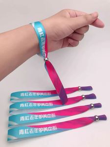 Pulsera Vibrante Multiusos Impermeable con Logotipo Personalizado Serigrafiado para Conciertos, Exposiciones, Fiestas y Eventos - Product Image 2