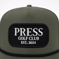 Casquette de golf et de baseball personnalisée à 5 panneaux en nylon imperméable et respirant, perforée au laser, avec cordon et patch brodé
