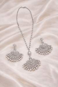 Ensemble de bijoux indiens longs plaqués or : bijoux ethniques traditionnels pour mariage et fêtes, bijoux raffinés pour femmes et filles - Product Image 2