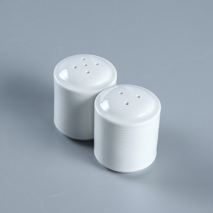 Petit salière et poivrière blanche en porcelaine, Logo personnalisé, ensemble de 3 trous, décor de cuisine de ferme, salière et poivrière en céramique - Product Image 2