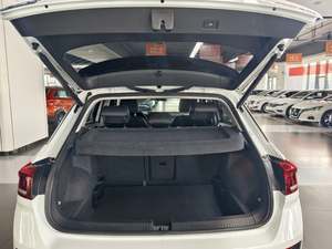 Venta Caliente <span class=keywords><strong>2022</strong></span> Auto Usado en Buenas Condiciones vw <span class=keywords><strong>T</strong></span>-<span class=keywords><strong>ROC</strong></span> 280TSI 2WD Gasolina de Segunda Mano 5 Puertas 5 Plazas SUV Volante a la Izquierda - Product Image 6