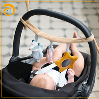 Spirale d'activités en peluche pour siège auto bébé, jouet suspendu pour poussette, landau et chaise haute, jouet sensoriel éducatif pour bébé