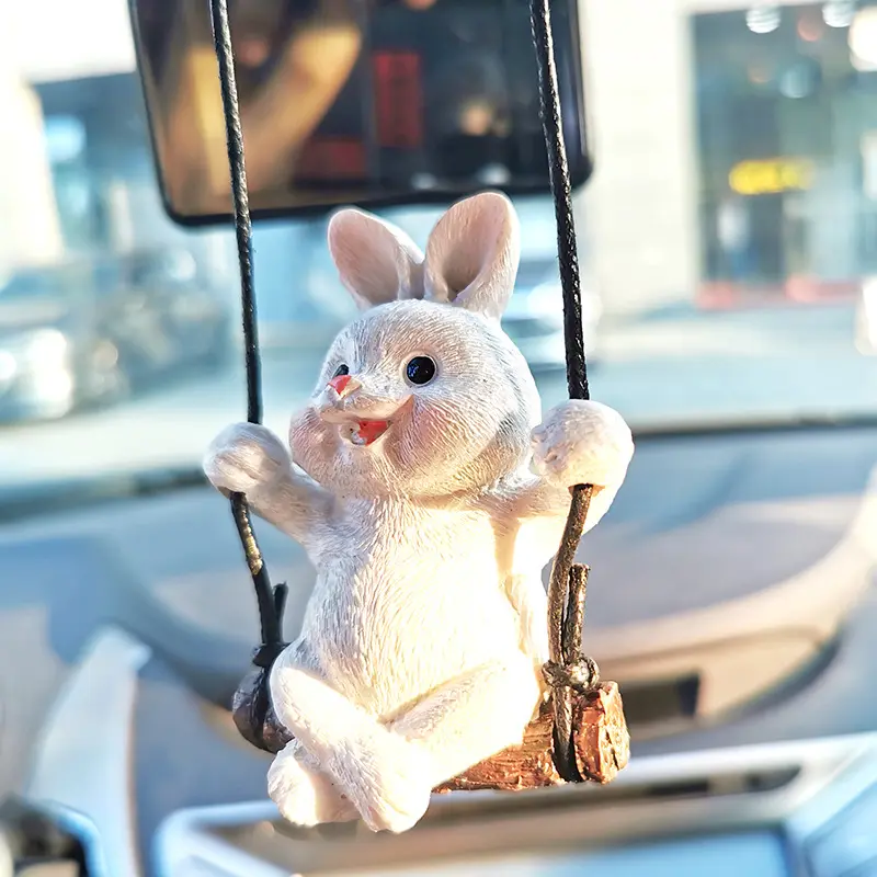 راتنج أرنب متأرجح أنيمي قلادة داخلية أرنب سلة أرنب متأرجحة سيارة زينة أتوماتيكية إكسسوارات سيارة