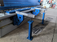 Guillotina Hidráulica para Corte de Chapa Metálica de 12 mm y 3200 mm con Controlador E21S y Certificación CE para Fabricación de Chapa Metálica