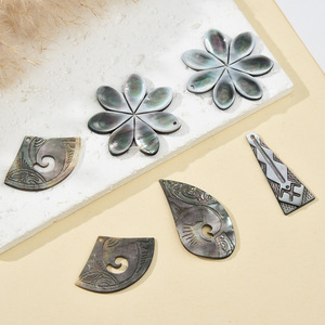 Pendentif Fleur De <span class=keywords><strong>Tahiti</strong></span> En Nacre Signe DIY Sculpté À La Main Gris Shell Fleur Pendentif - Product Image 4