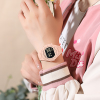 Nouvelle montre sport numérique Curren pour femme 6102 avec bracelet en silicone, étanche 3 ATM, chronomètre, calendrier, pour activités de plein air