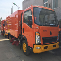 SINOTRUK 4x2 RHD assainissement HOWO route balayeuse camion autoroute aéroport balayeuse nettoyage véhicule poussière vide camion