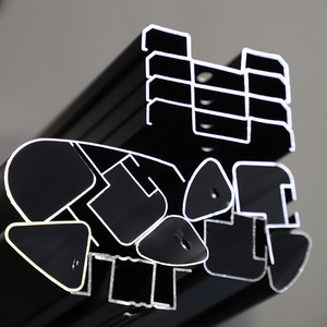 Panier de toit de <span class=keywords><strong>voiture</strong></span> en <span class=keywords><strong>aluminium</strong></span> aérodynamique, <span class=keywords><strong>porte</strong></span>-bagages universel, plateforme de transport de bagages pour SUV 4x4, voyage tout-terrain - Product Image 4