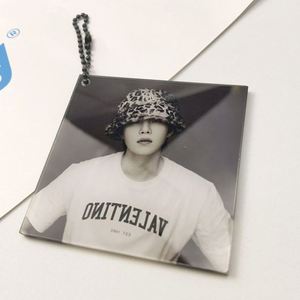 Promoción de Llegada: Llavero Creativo de Anime con Dijes Acrílicos Transparentes de Tres Capas con Movimiento y Vibración - Product Image 6