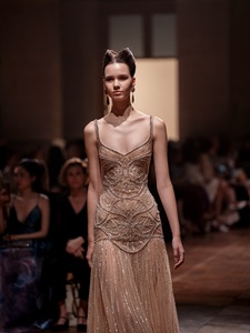 Vestido de Noche Sirena Champán SS552 de Sharon Said, Vestido de Fiesta de Lujo con Cuentas en Capas y Tirantes Espagueti para Mujer - Product Image 6